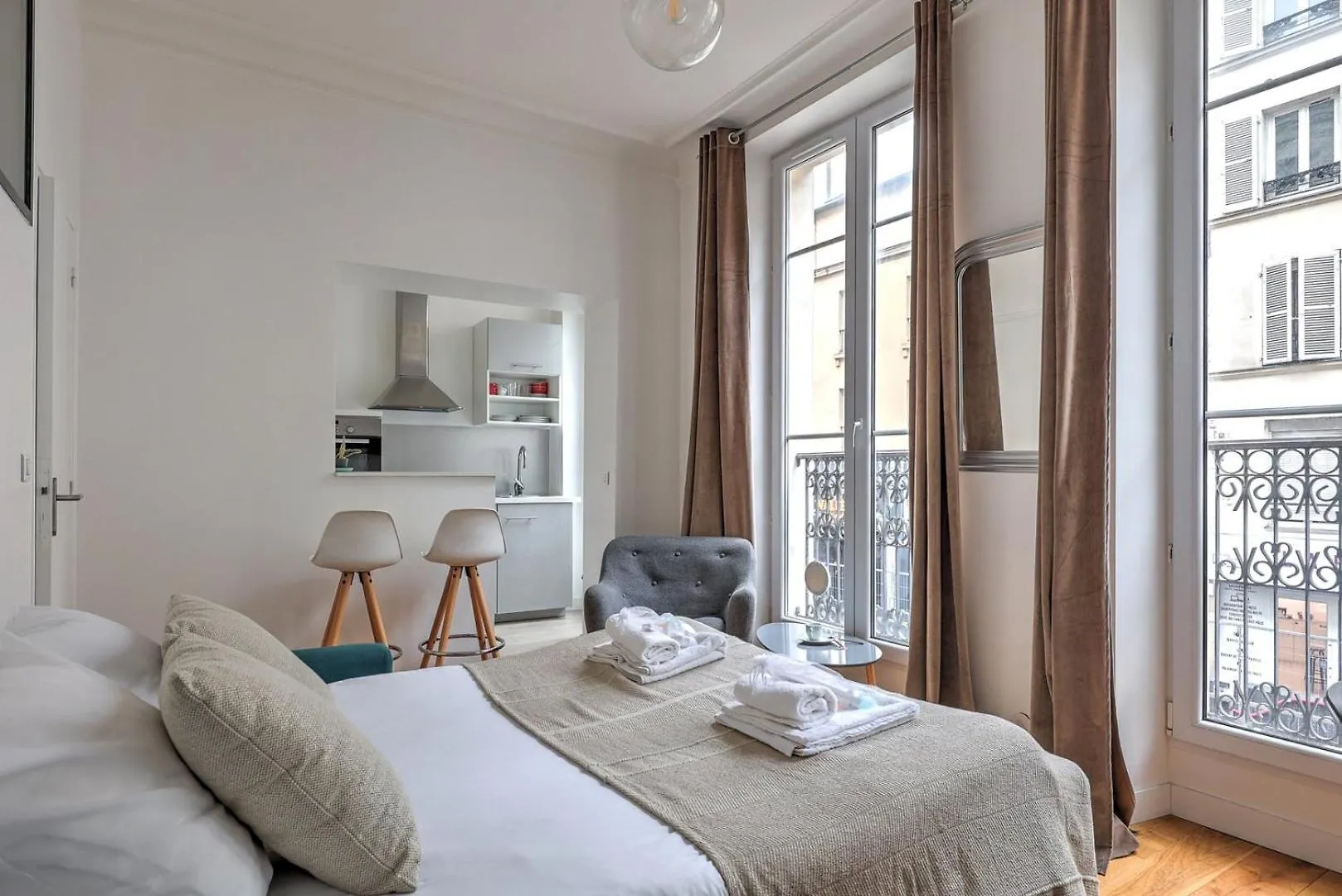 338 Suite Montmartre - Superb Apartment In Paris 0*,  France